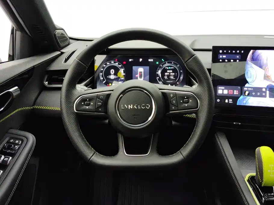 Lynk & Co 03 — миниатюра 14