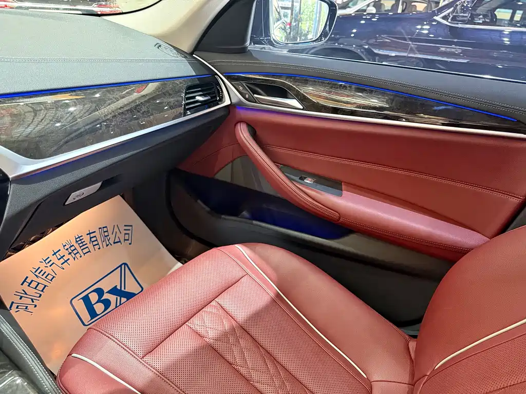 BMW 5 Series — миниатюра 17