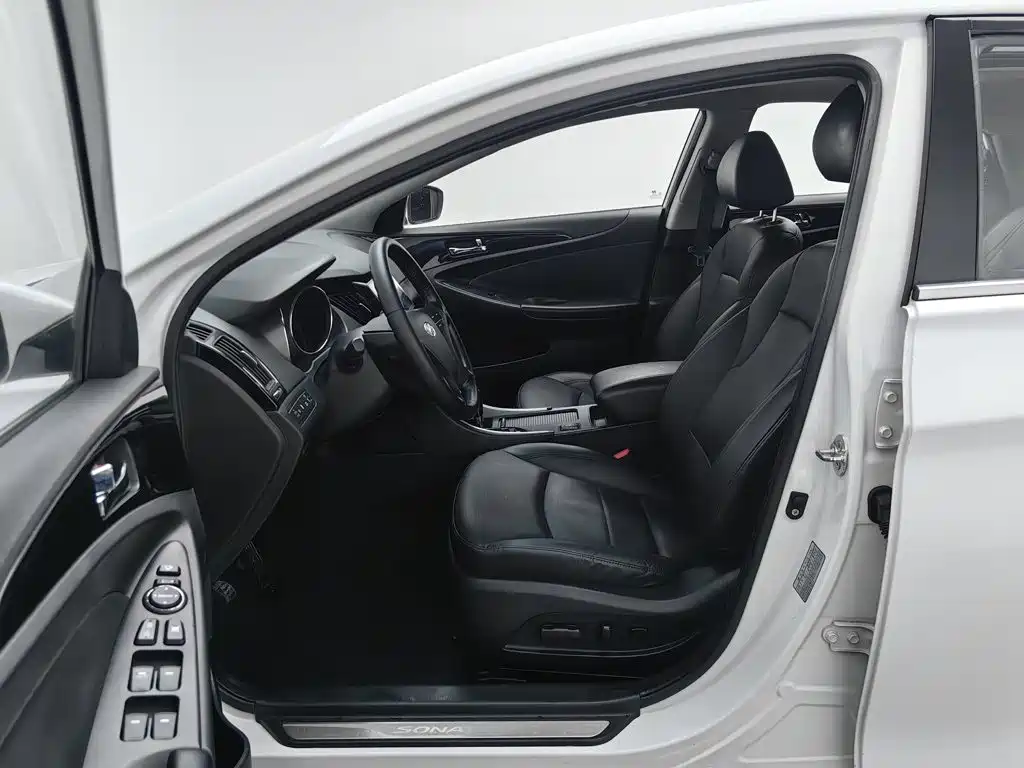 Hyundai Sonata — миниатюра 10