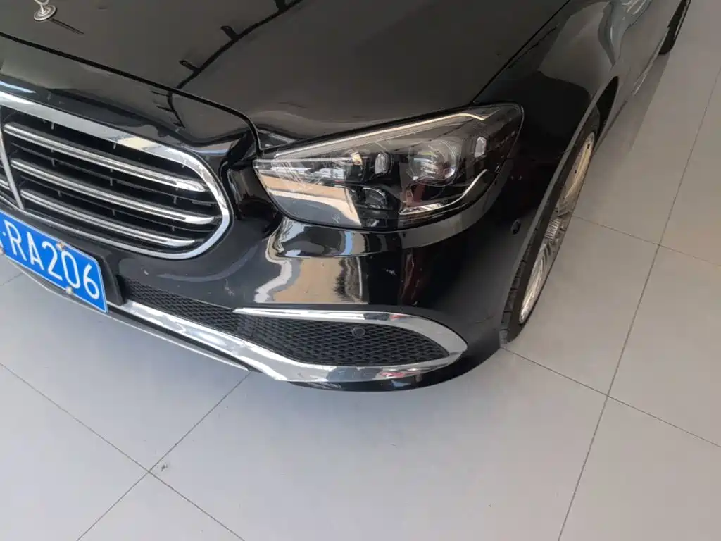 Mercedes-Benz E-Class — миниатюра 24