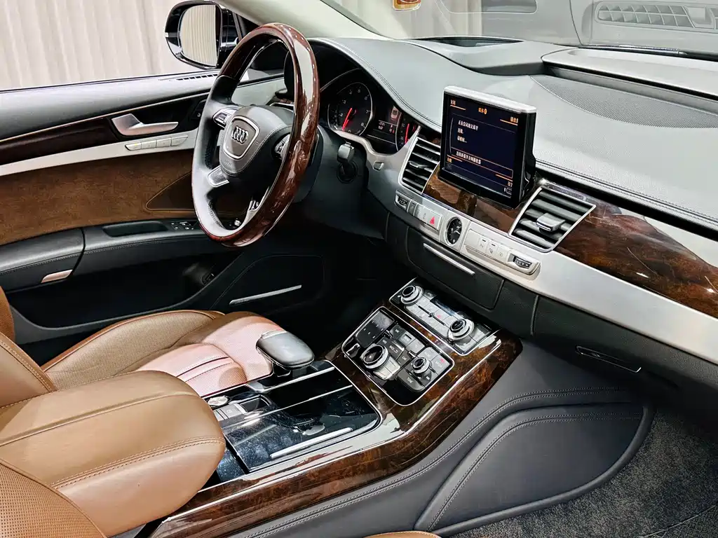 Audi A8 — миниатюра 30
