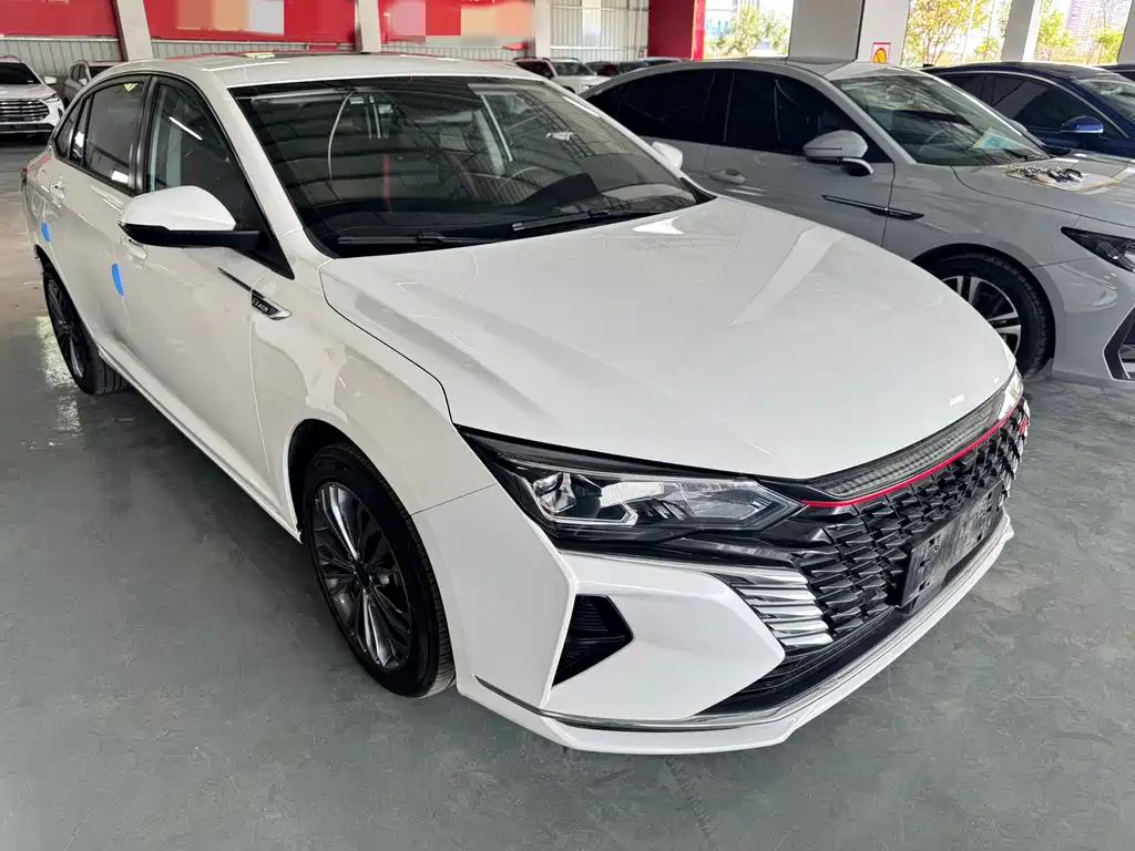 DONGFENG YI HYUN MAX