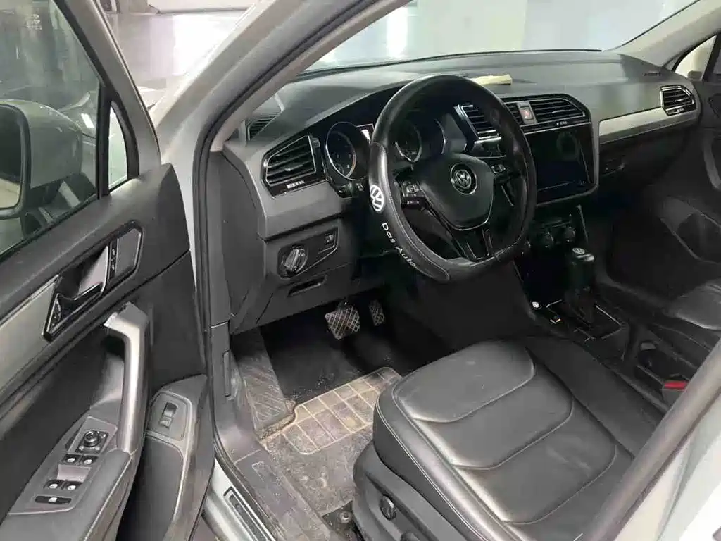 Volkswagen Tiguan L — миниатюра 2