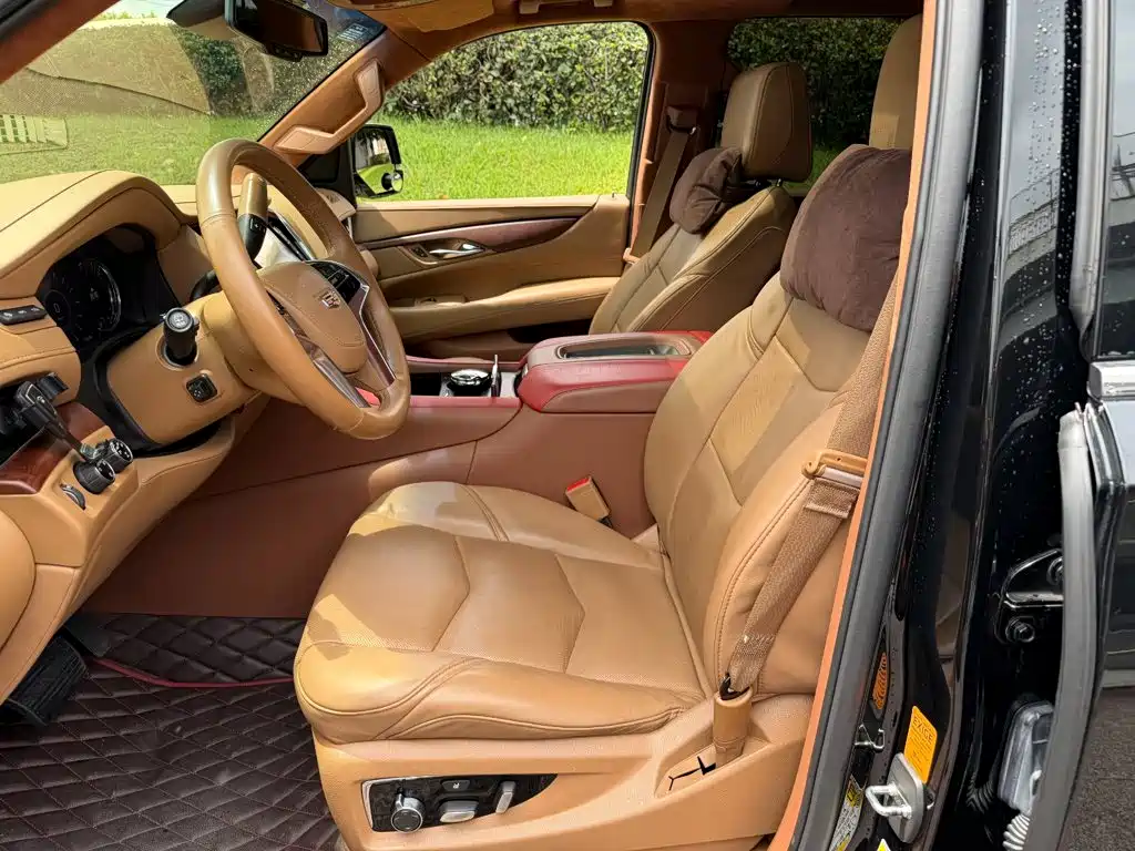 Cadillac Escalade — миниатюра 6