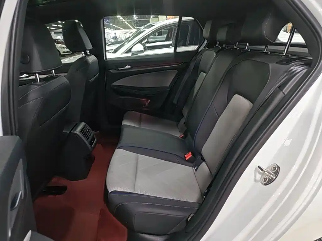 Volkswagen Golf — миниатюра 17