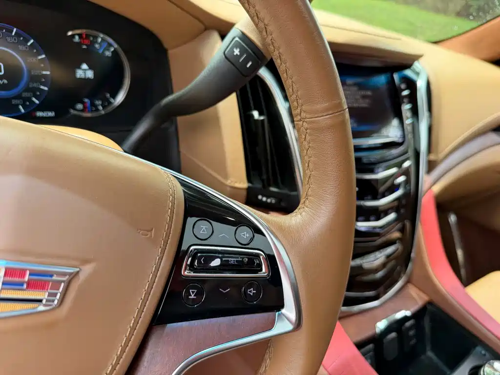 Cadillac Escalade — миниатюра 8