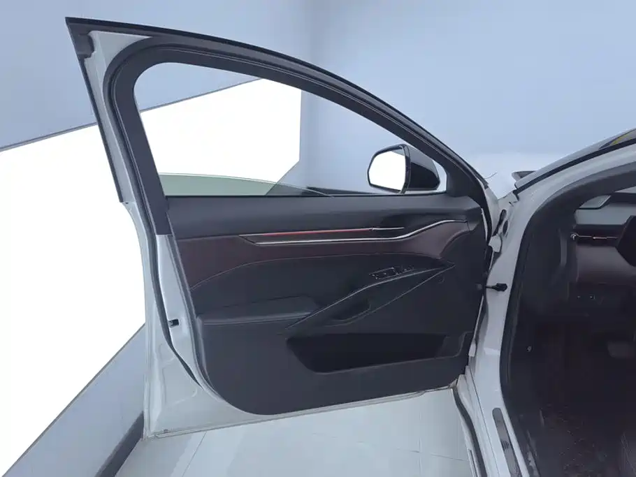 Ford Mondeo — миниатюра 7