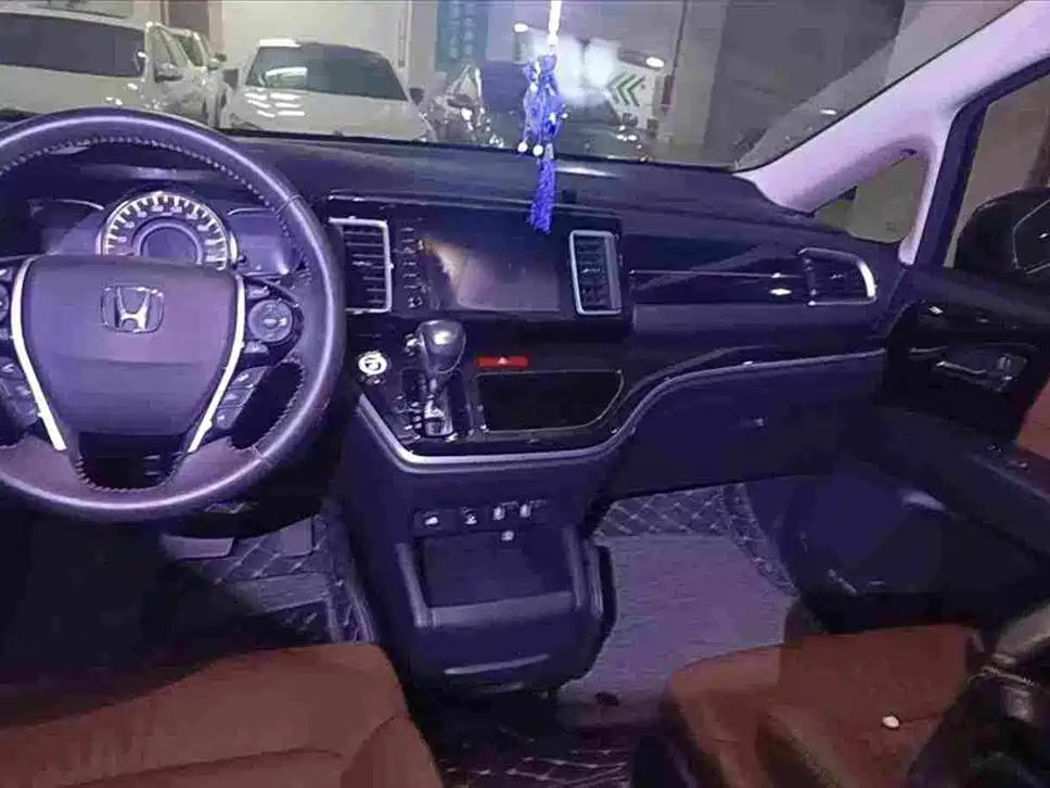 Honda Elysion — миниатюра 5