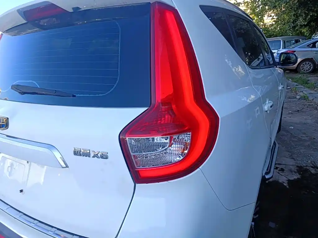 Geely Vision X6 — миниатюра 8