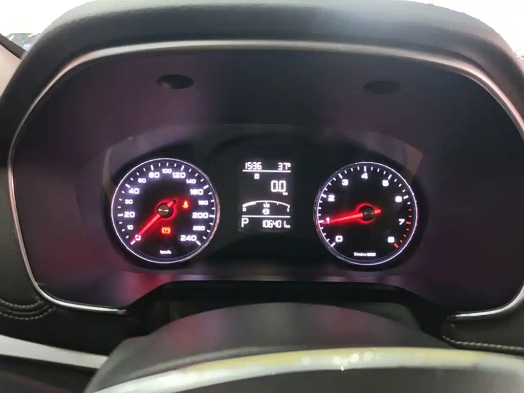 Roewe RX5 — миниатюра 12