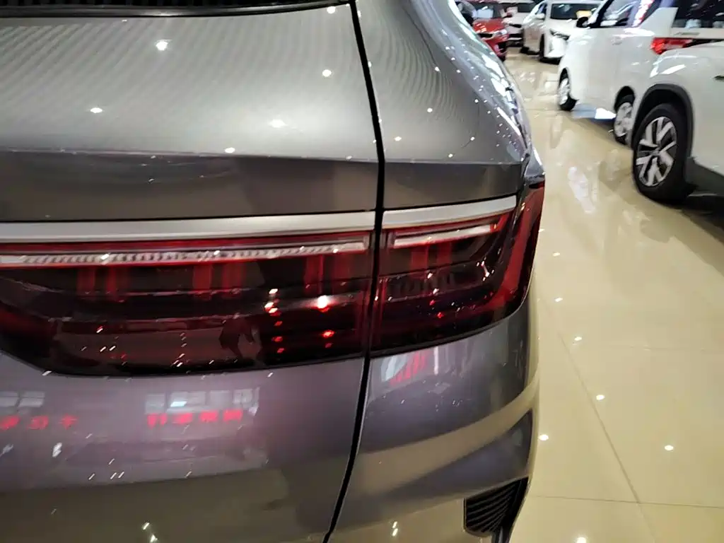 BYD PLUS New Energy — миниатюра 8