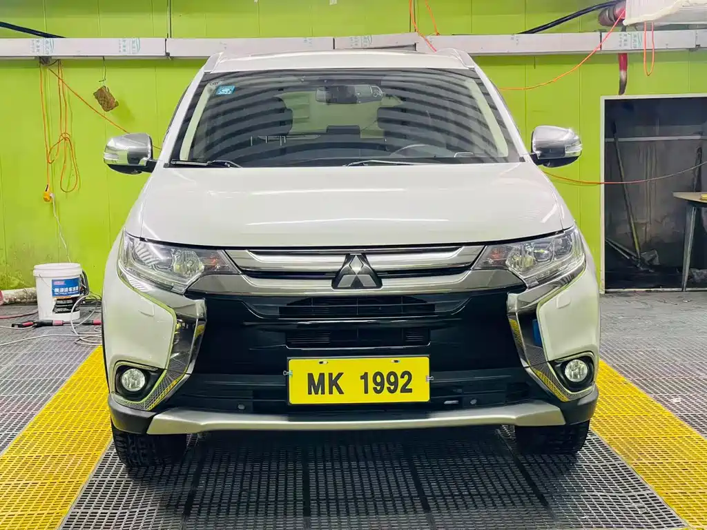 Mitsubishi Outlander (Import) — миниатюра 2