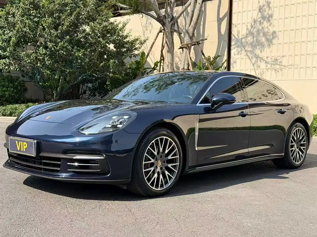 Porsche Panamera 2021