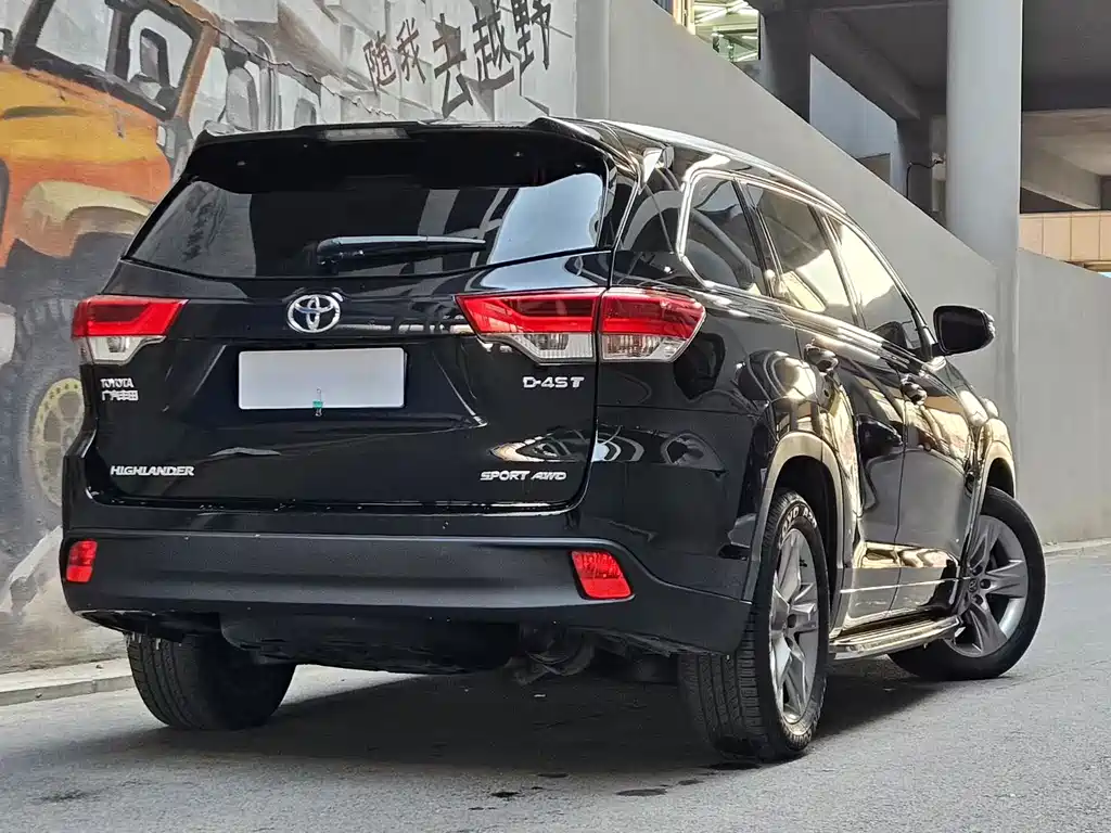 TOYOTA HIGHLANDER