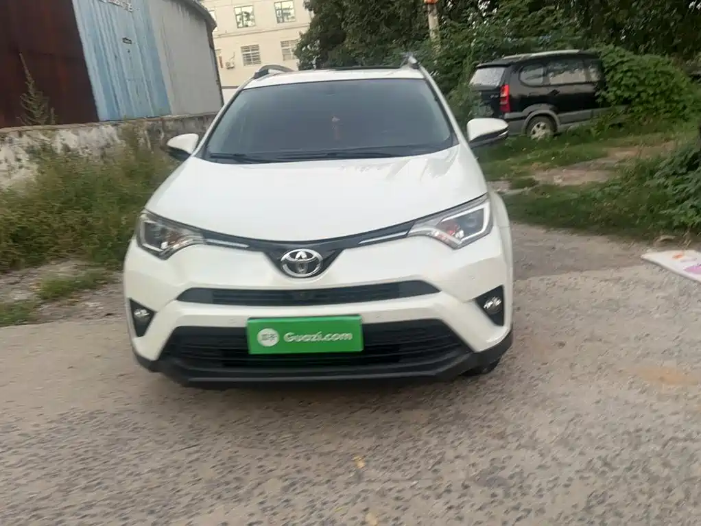 Toyota RAV4 — миниатюра 8
