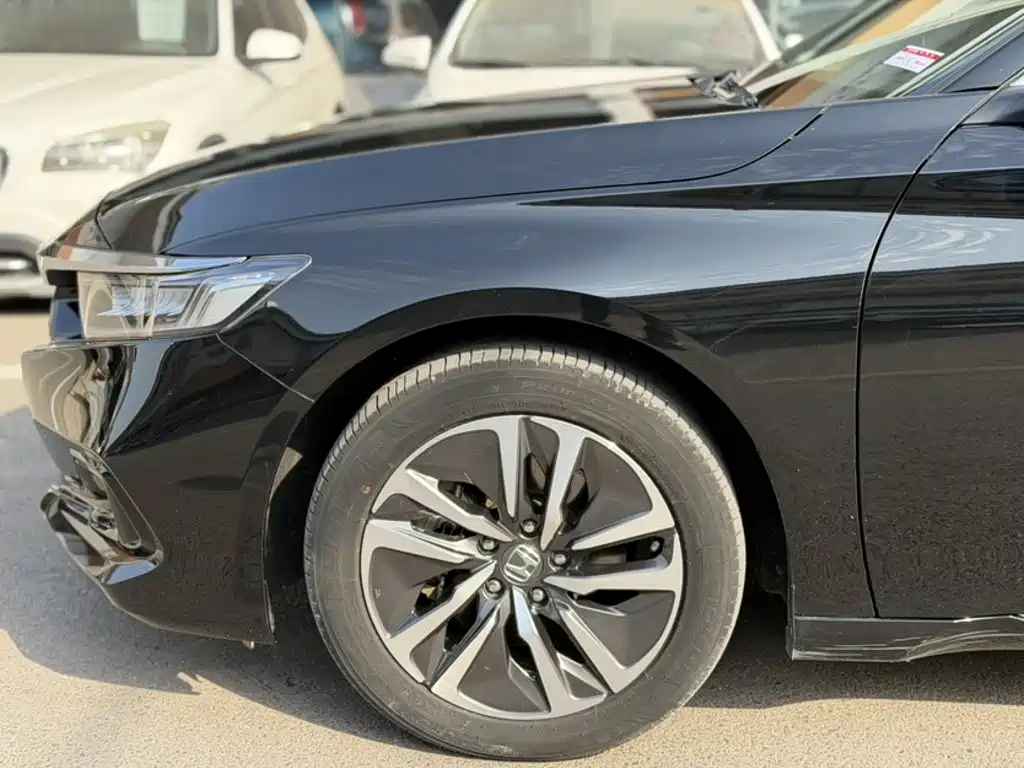 Honda Accord — миниатюра 8
