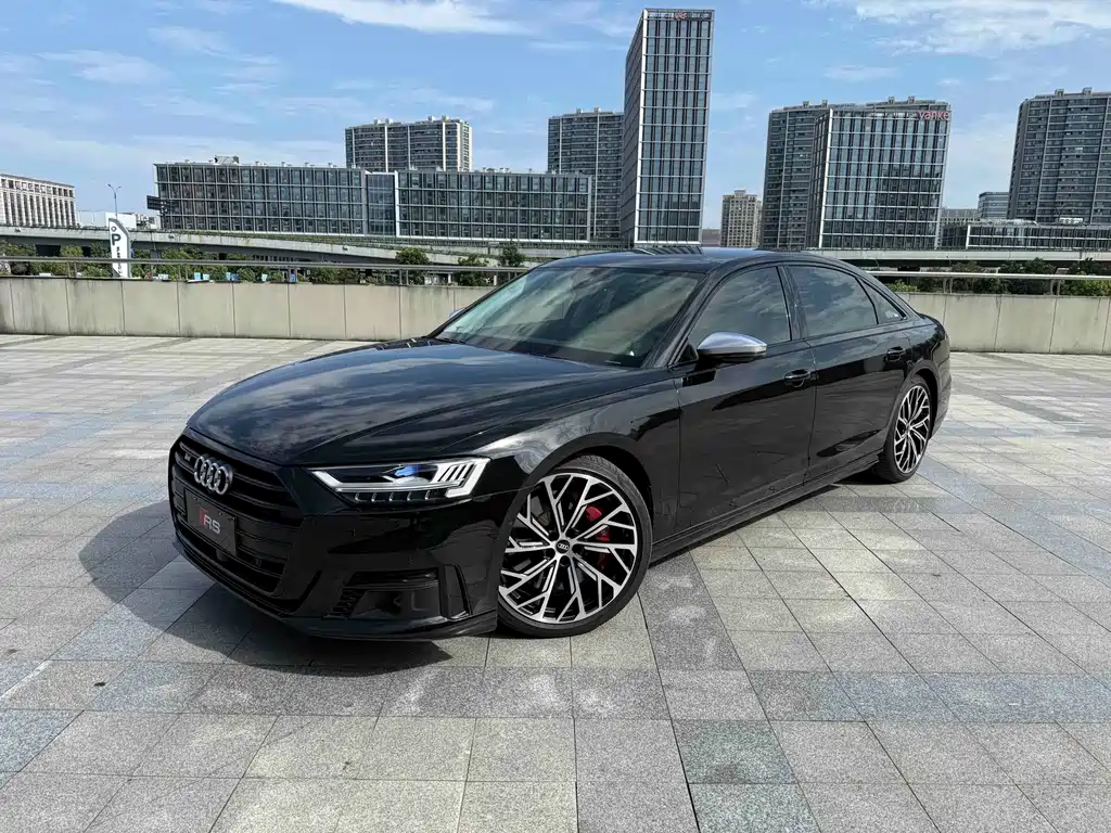 Audi S8