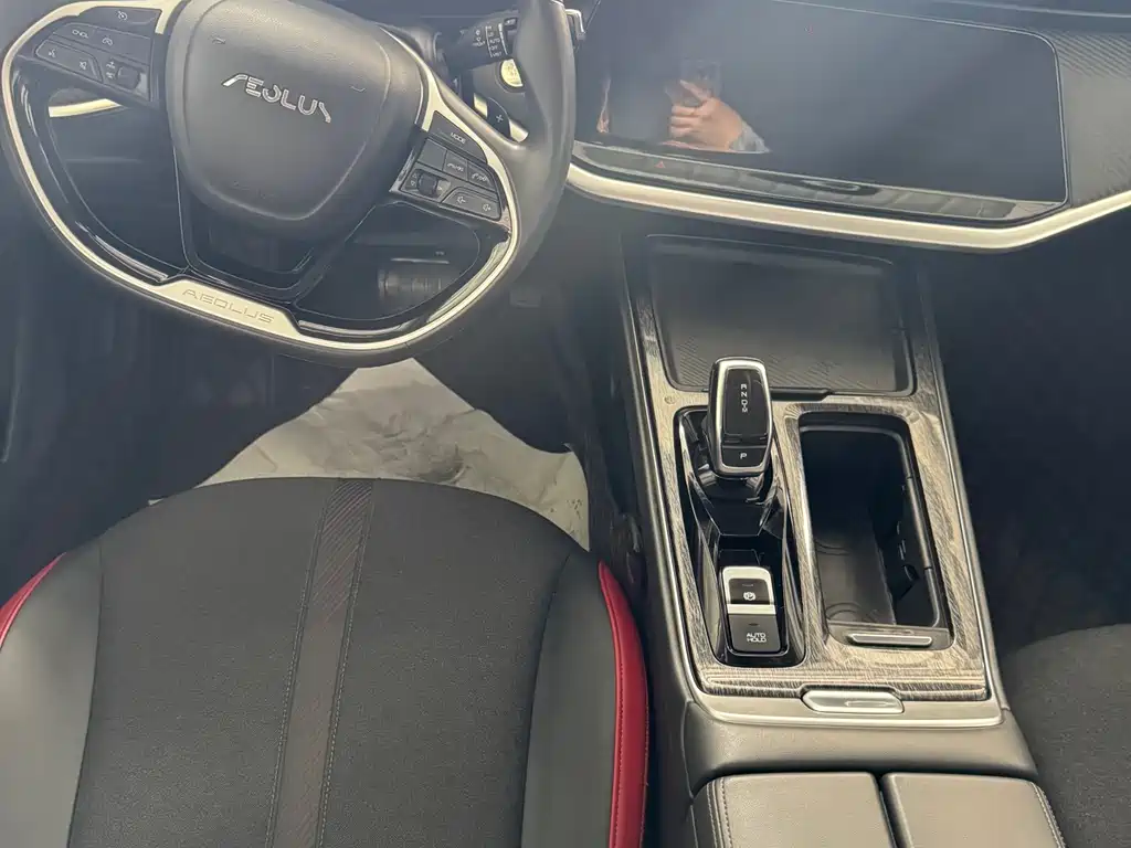 DONGFENG YI HYUN MAX