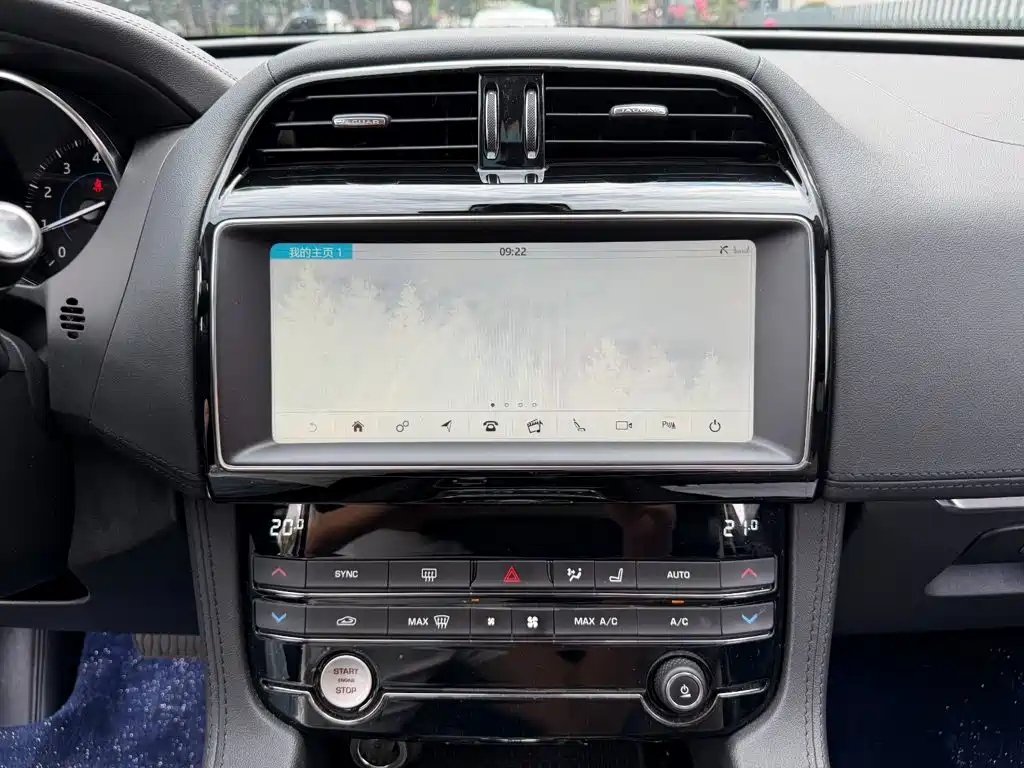Jaguar F-PACE — миниатюра 10