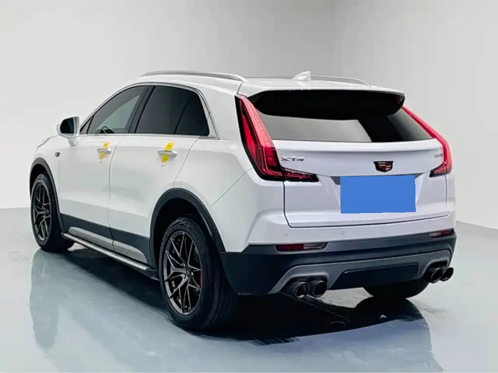 CADILLAC XT4