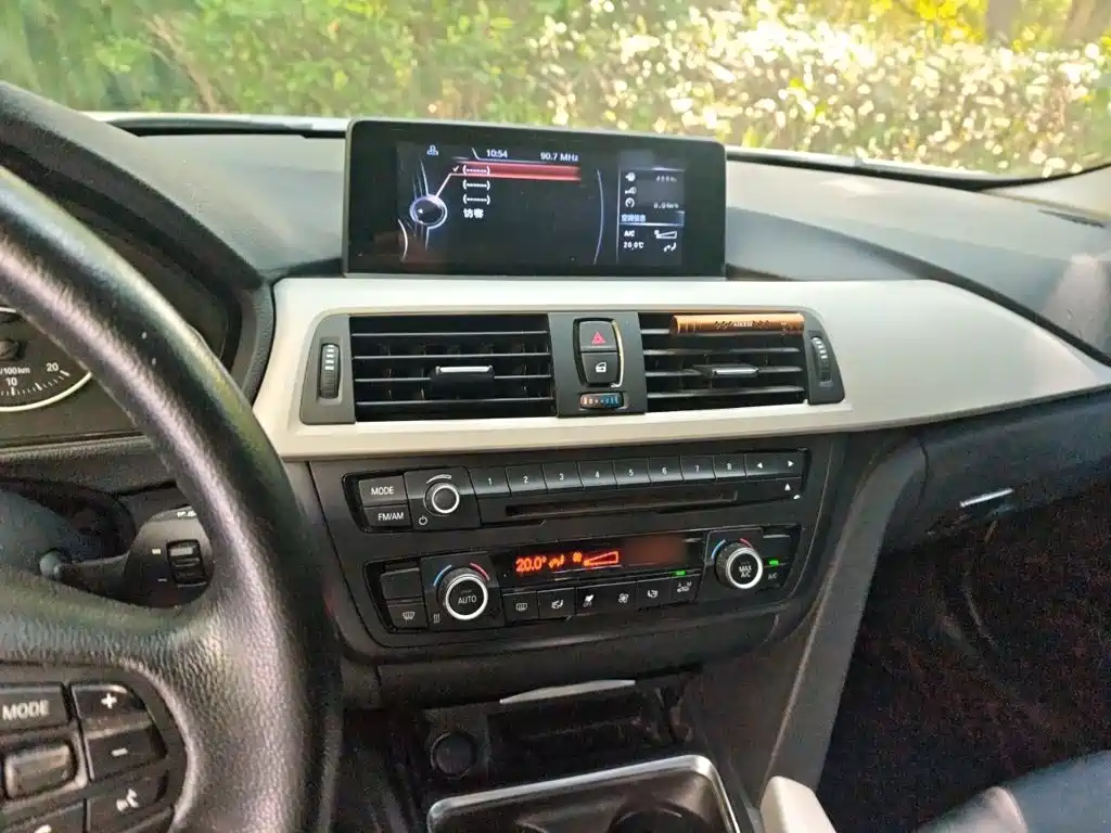 BMW 3 Series — миниатюра 6