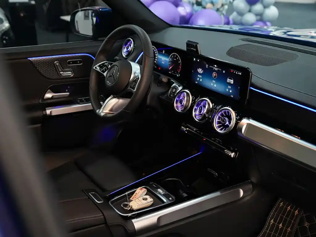 Mercedes-Benz GLB — миниатюра 14