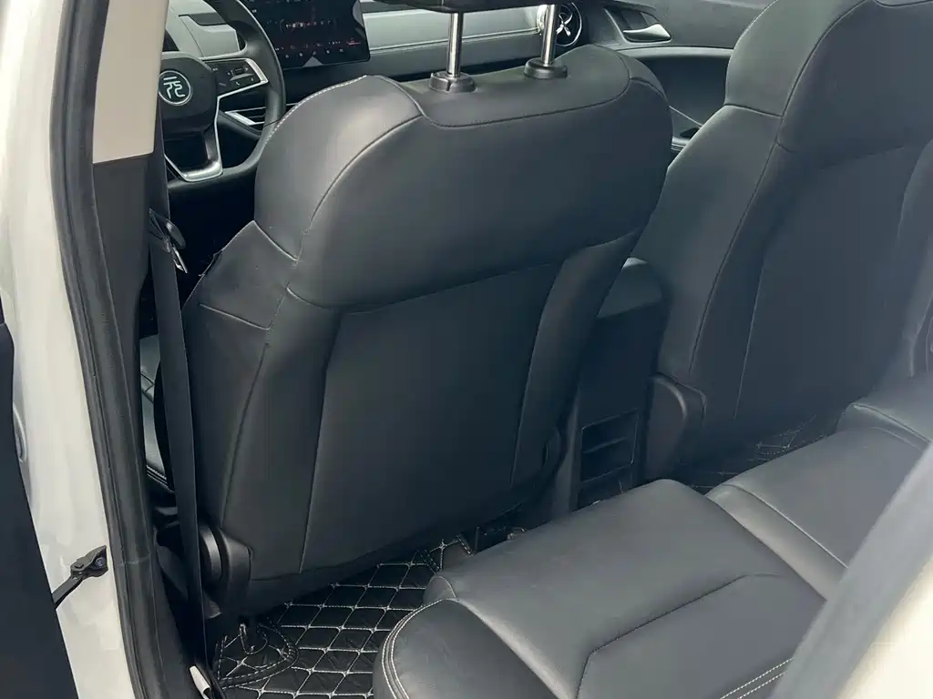 BYD Yuan EV — миниатюра 7