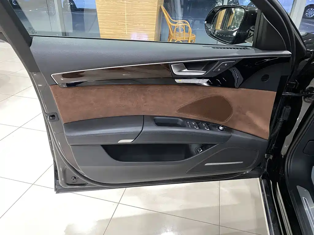 Audi A8 — миниатюра 13