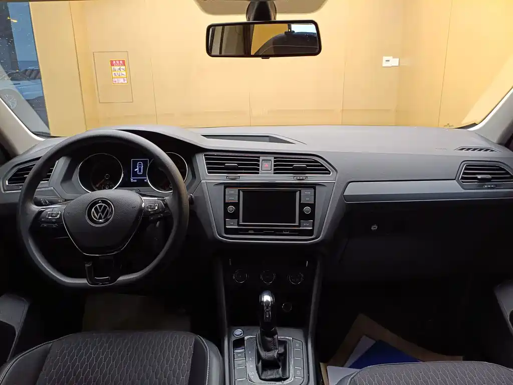 Volkswagen Tiguan L — миниатюра 19