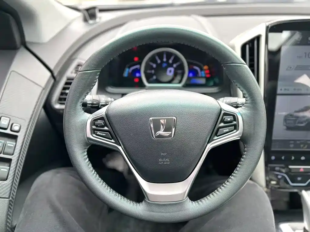 LUXGEN EXCELLENT 6 SUV