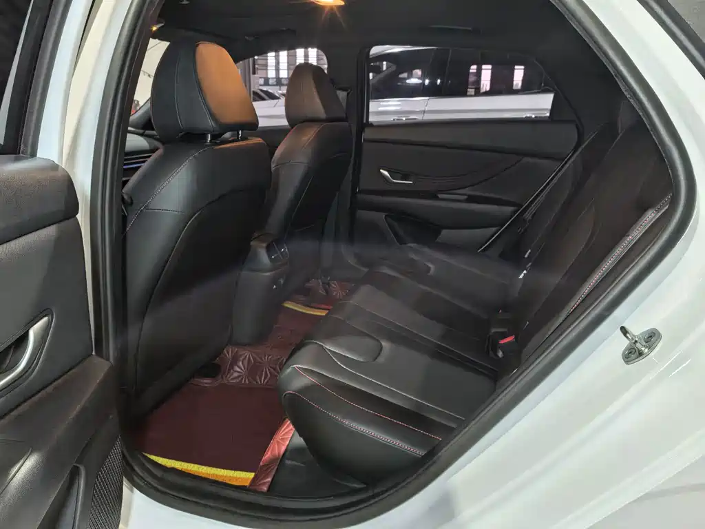 Hyundai Elantra — миниатюра 4