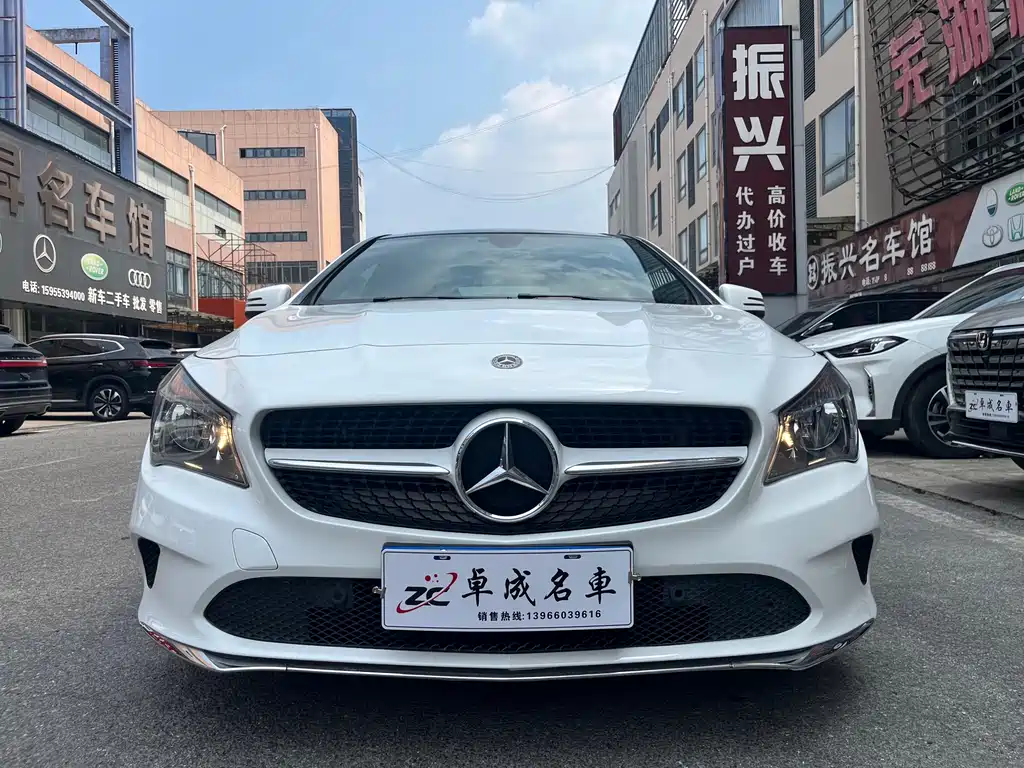 MERCEDES-BENZ CLA
