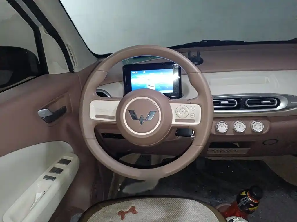 Wuling MINIEV — миниатюра 3