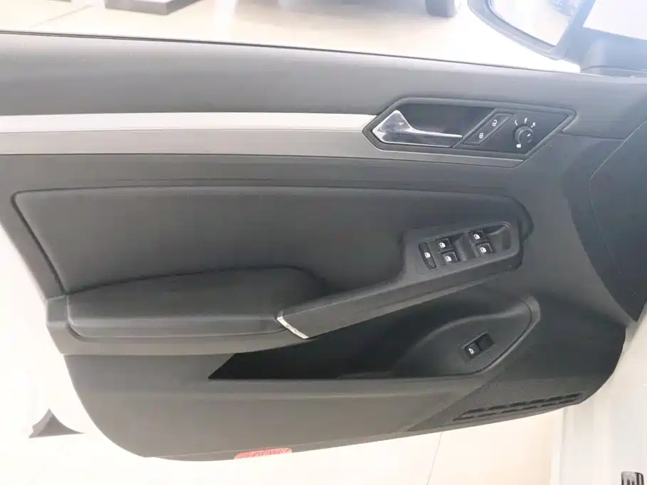 Volkswagen Lamando — миниатюра 12