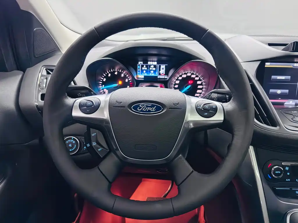 Ford Kuga — миниатюра 31