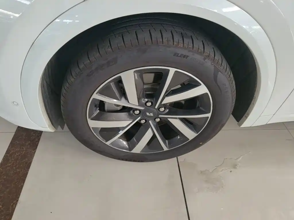Li Auto Li L7 — миниатюра 23