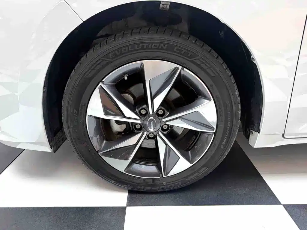 GAC Motor Trumpchi M6 — миниатюра 4