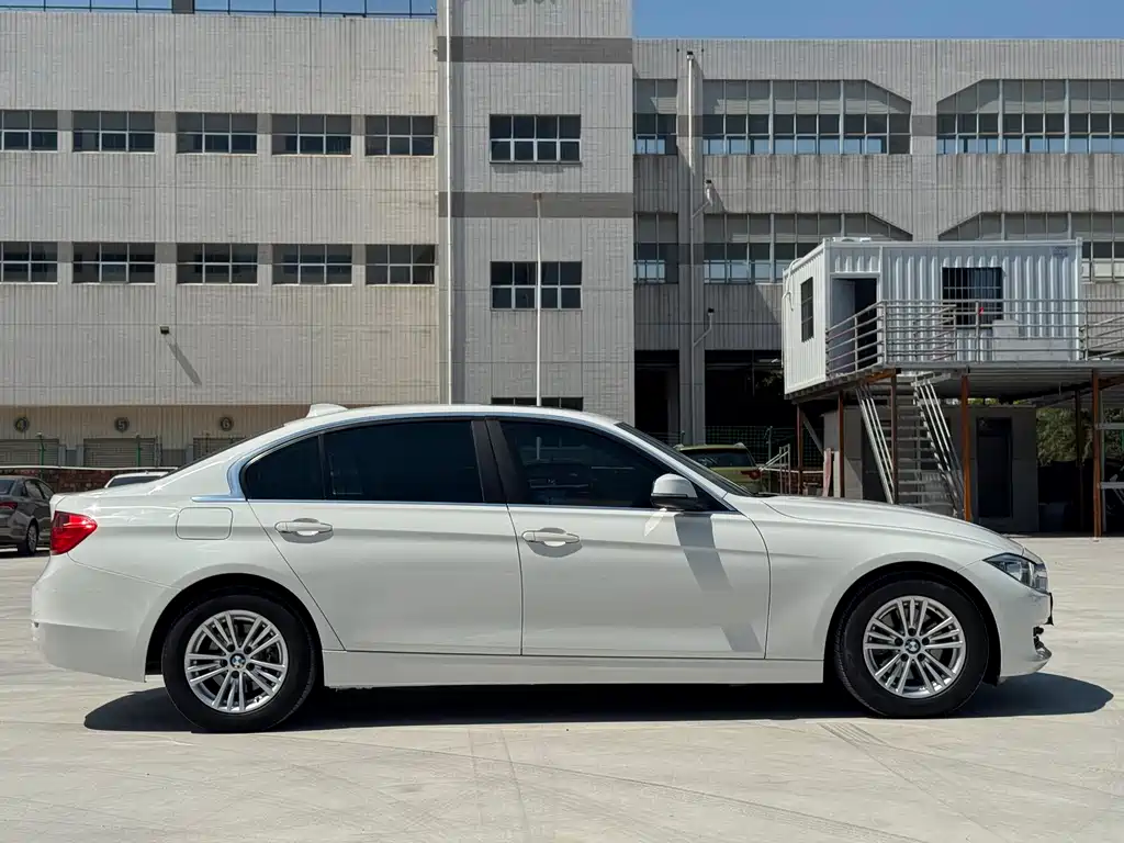 BMW 3 Series — миниатюра 4