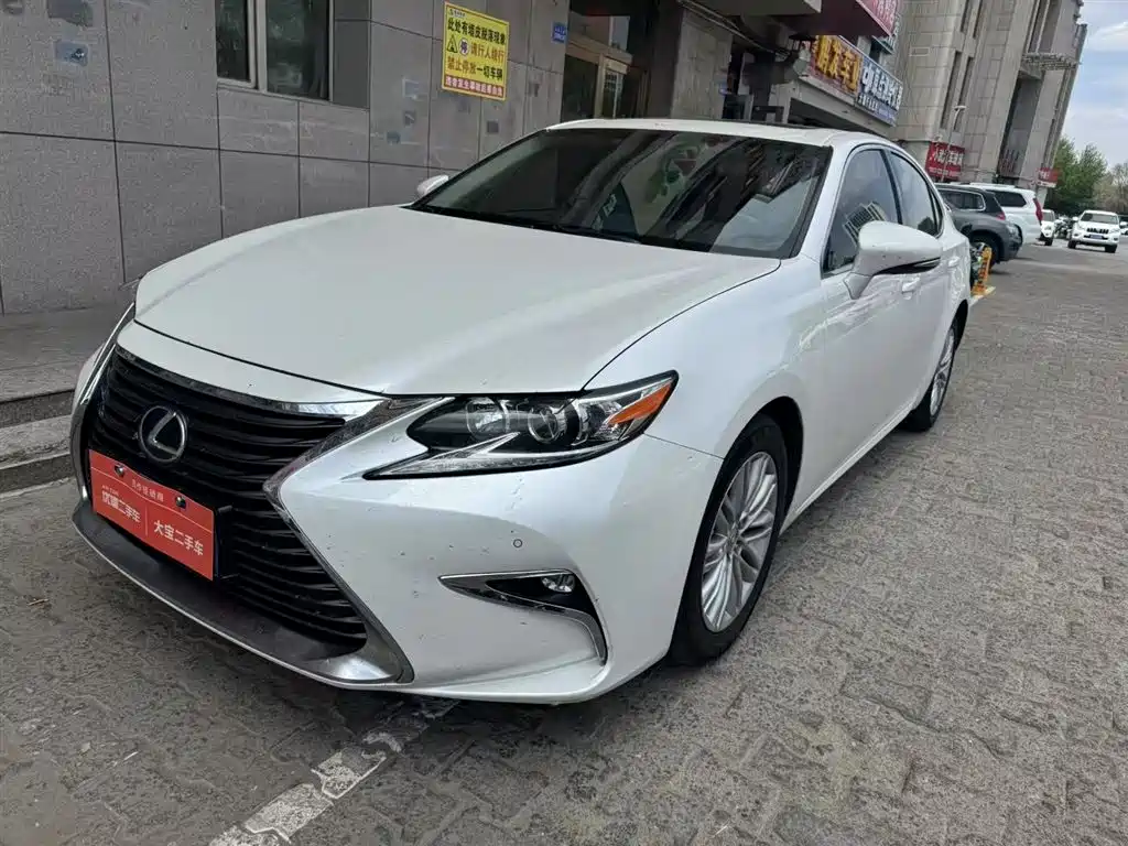 Lexus ES 2017