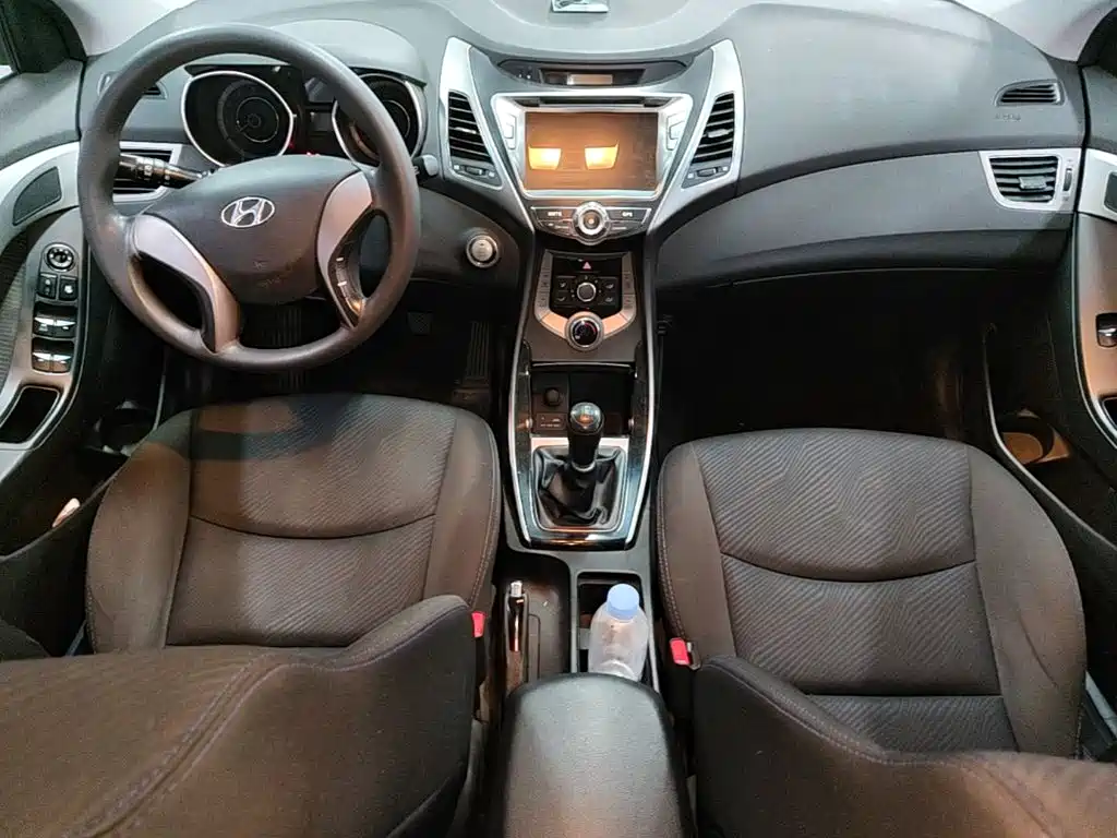 Hyundai Elantra Langdong — миниатюра 10