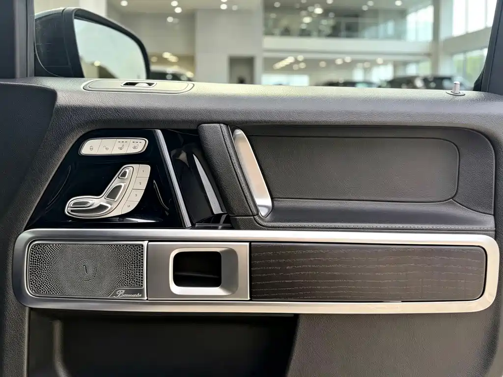 Mercedes-Benz G-Class — миниатюра 12