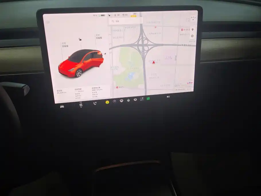 Tesla Model Y — миниатюра 13