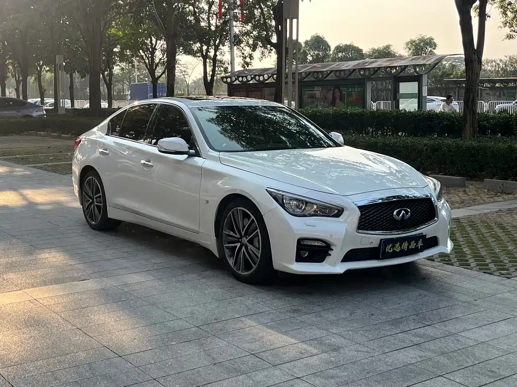 INFINITI Q50