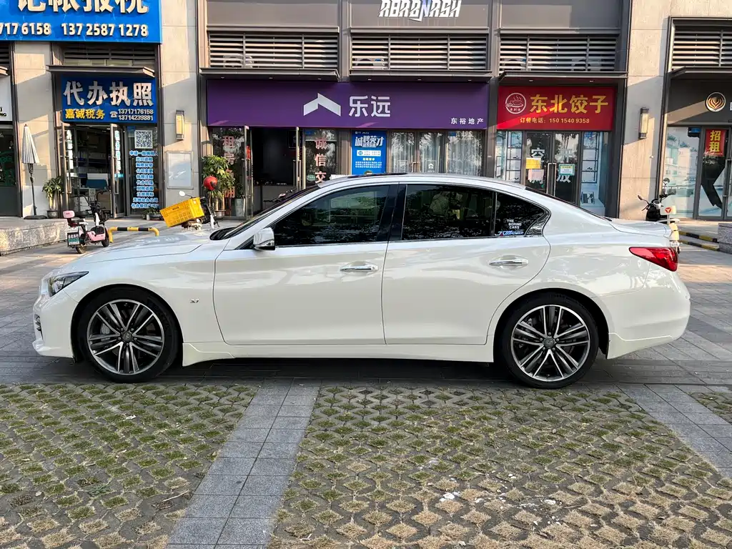 INFINITI Q50