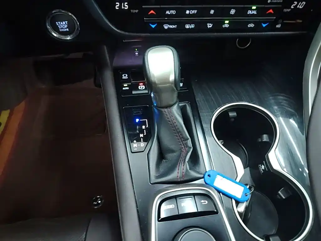 Lexus RX — миниатюра 14