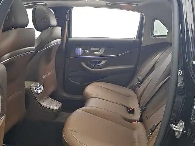 Mercedes-Benz E-Class — миниатюра 15