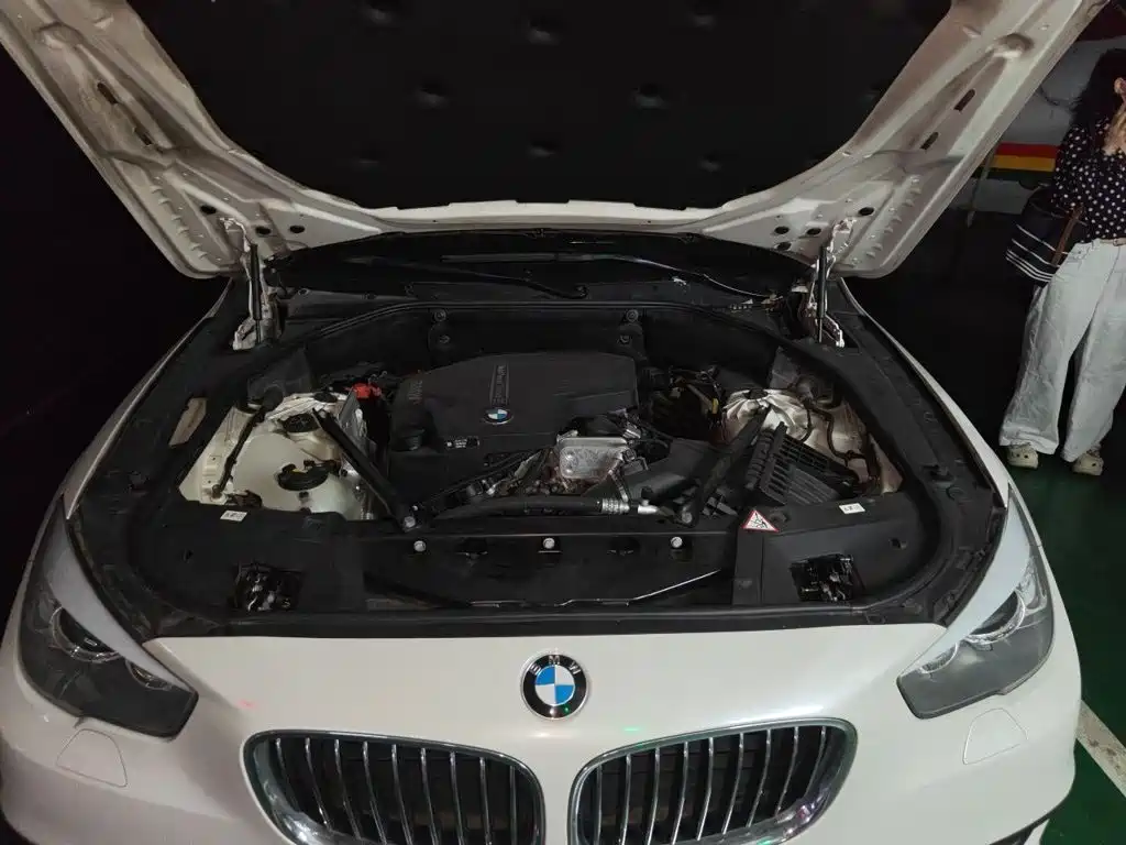 BMW 5 Series GT — миниатюра 16