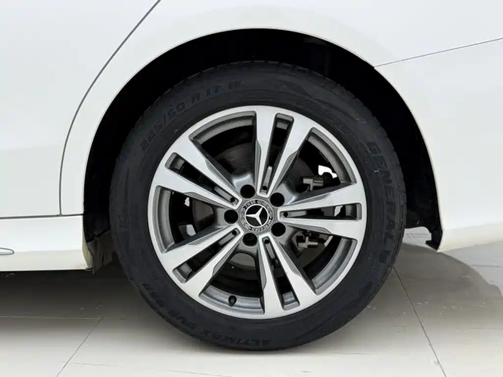 Mercedes-Benz C-Class — миниатюра 12