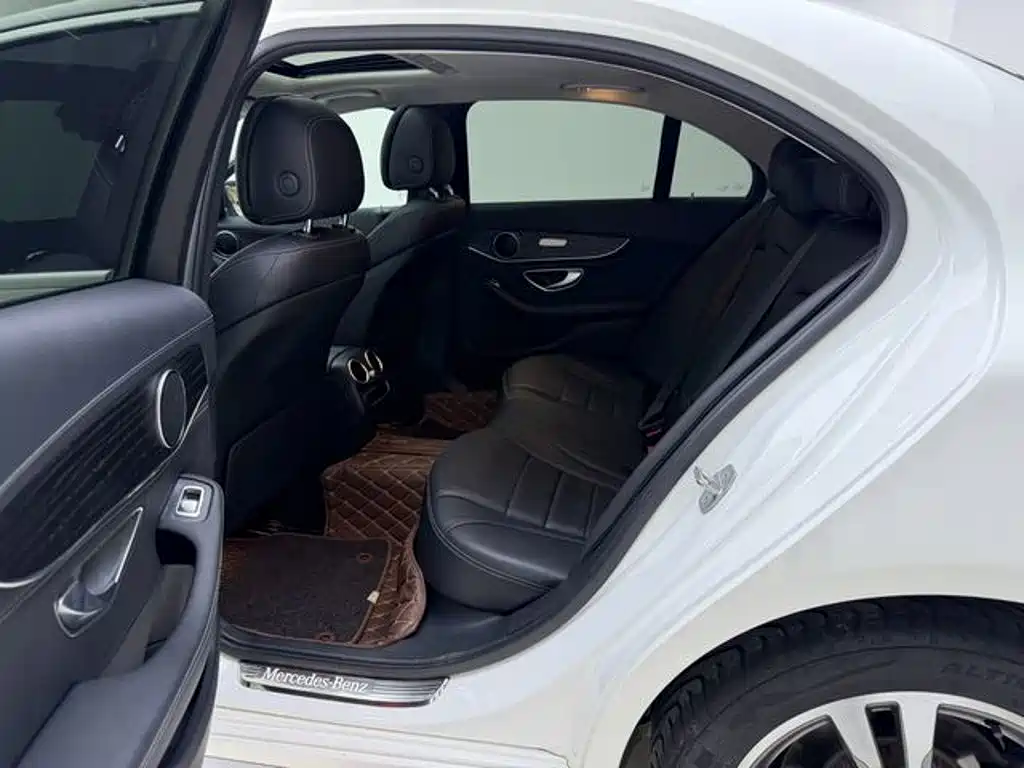Mercedes-Benz C-Class — миниатюра 17