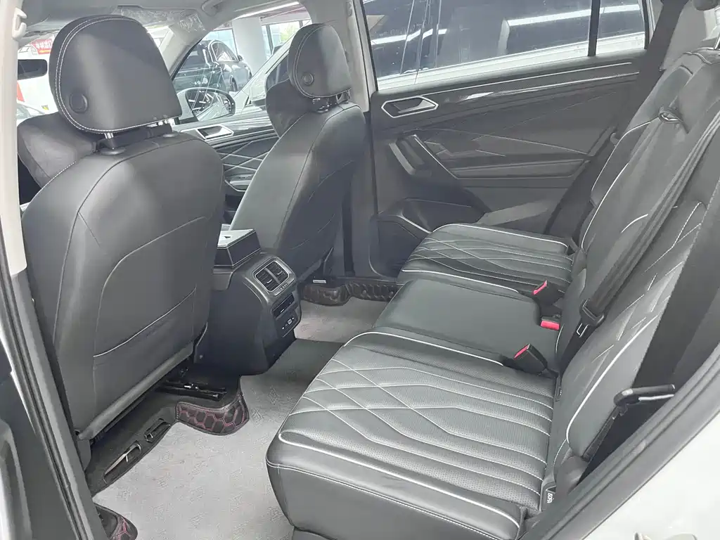 Volkswagen Tiguan L — миниатюра 8